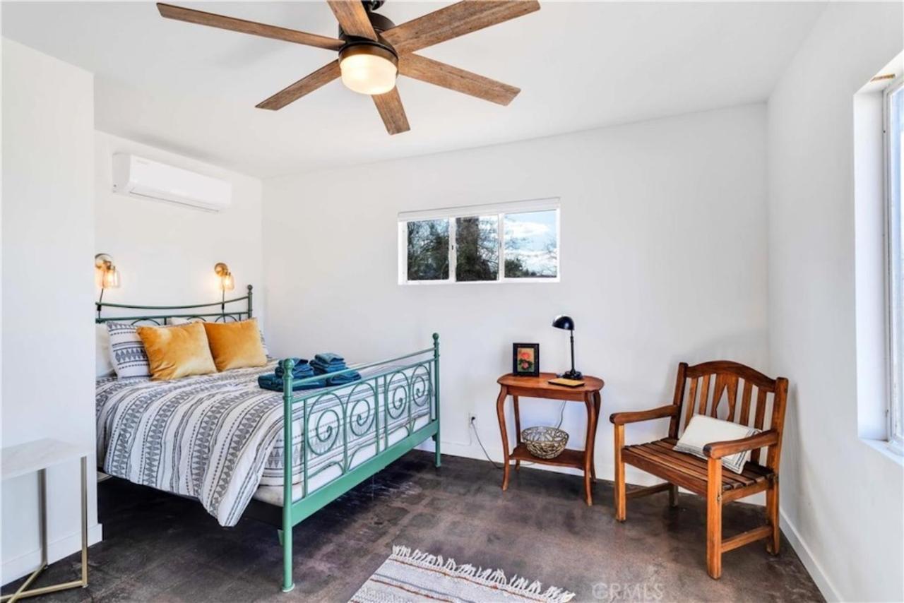 Cozy Fresh Desert Hideaway, 5 Mins To Joshua Tree Holiday home